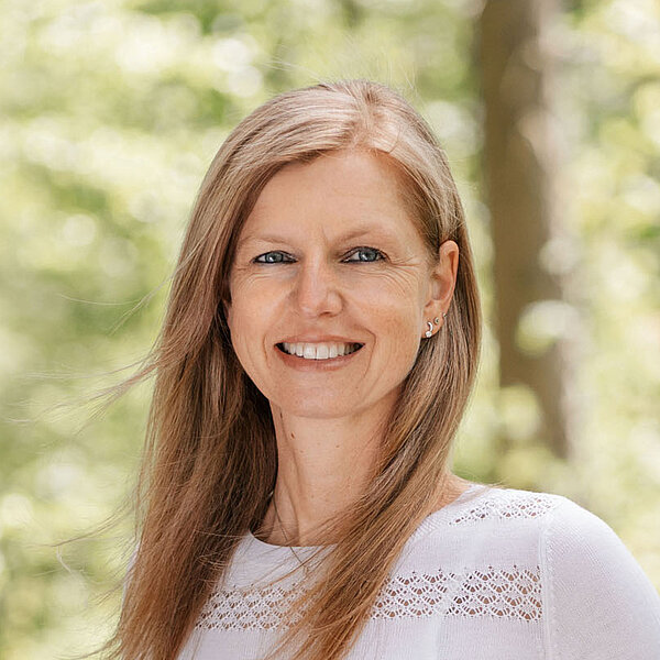 Porträtbild Referentin Sandra Ernst