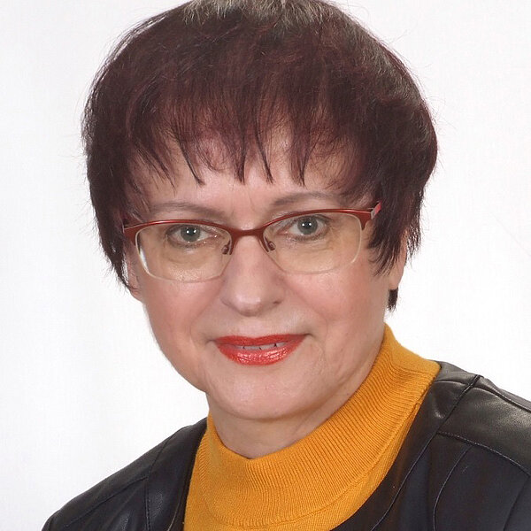 Porträtbild Referentin Regina Janner